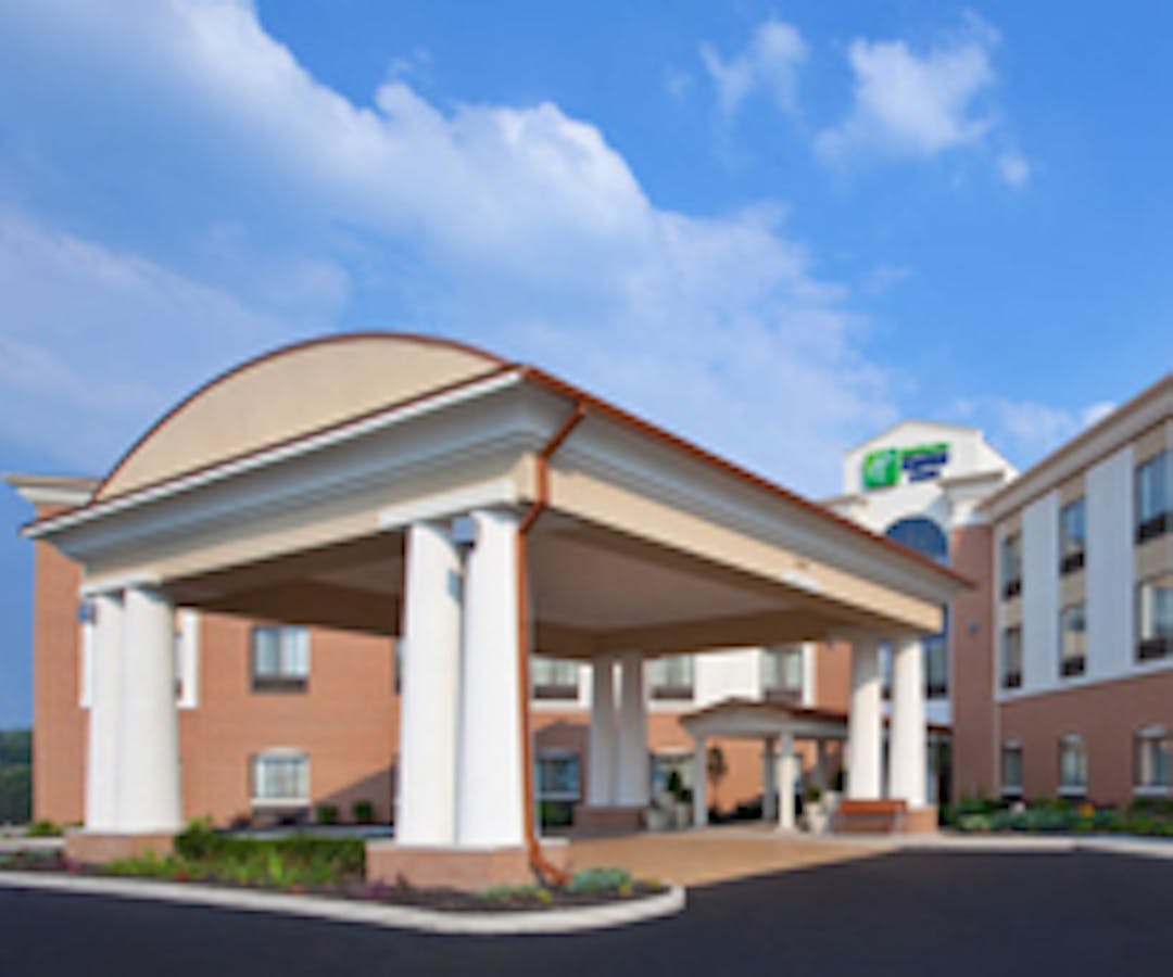 Holiday Inn Express & Suites Akron South