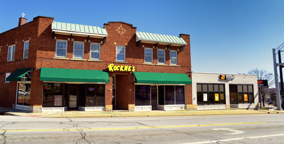 Rockne's Pub (1)